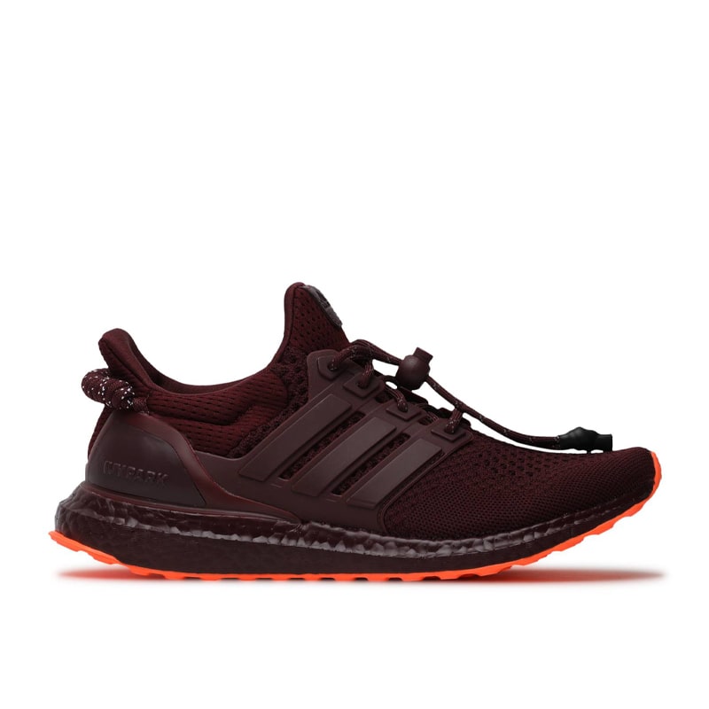 ultraboost maroon